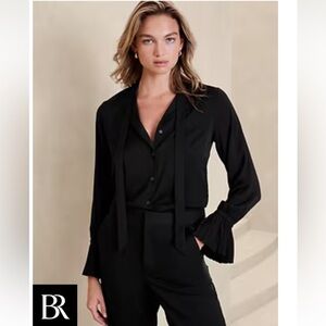 Banana Republic PLEAT-CUFF BLOUSE
Size:L Black